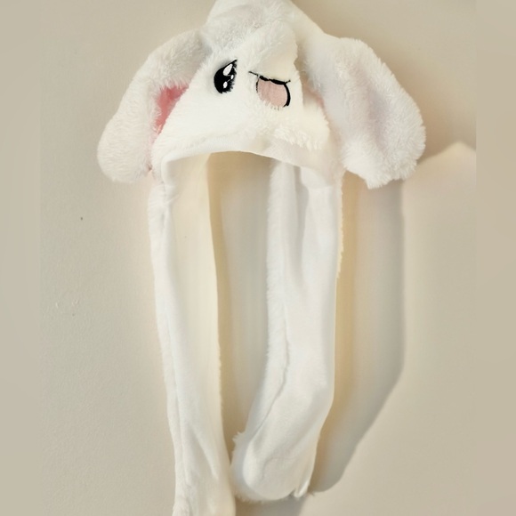 Cute ear moving bunny hat - Picture 1 of 2